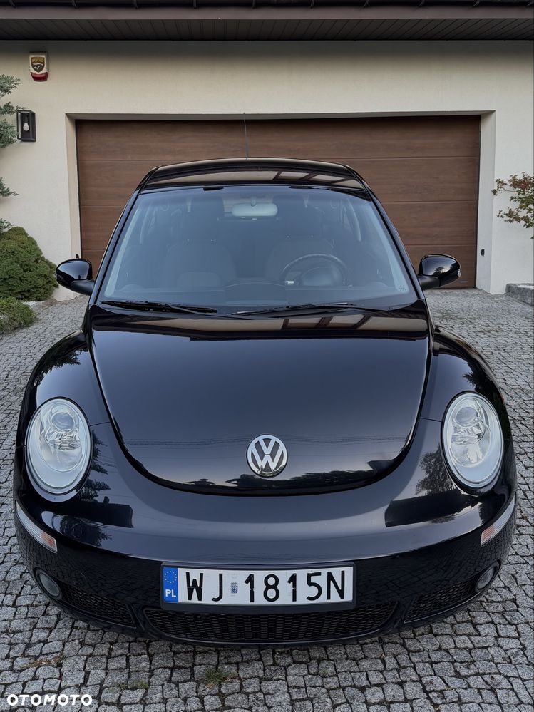 Volkswagen New Beetle - 1