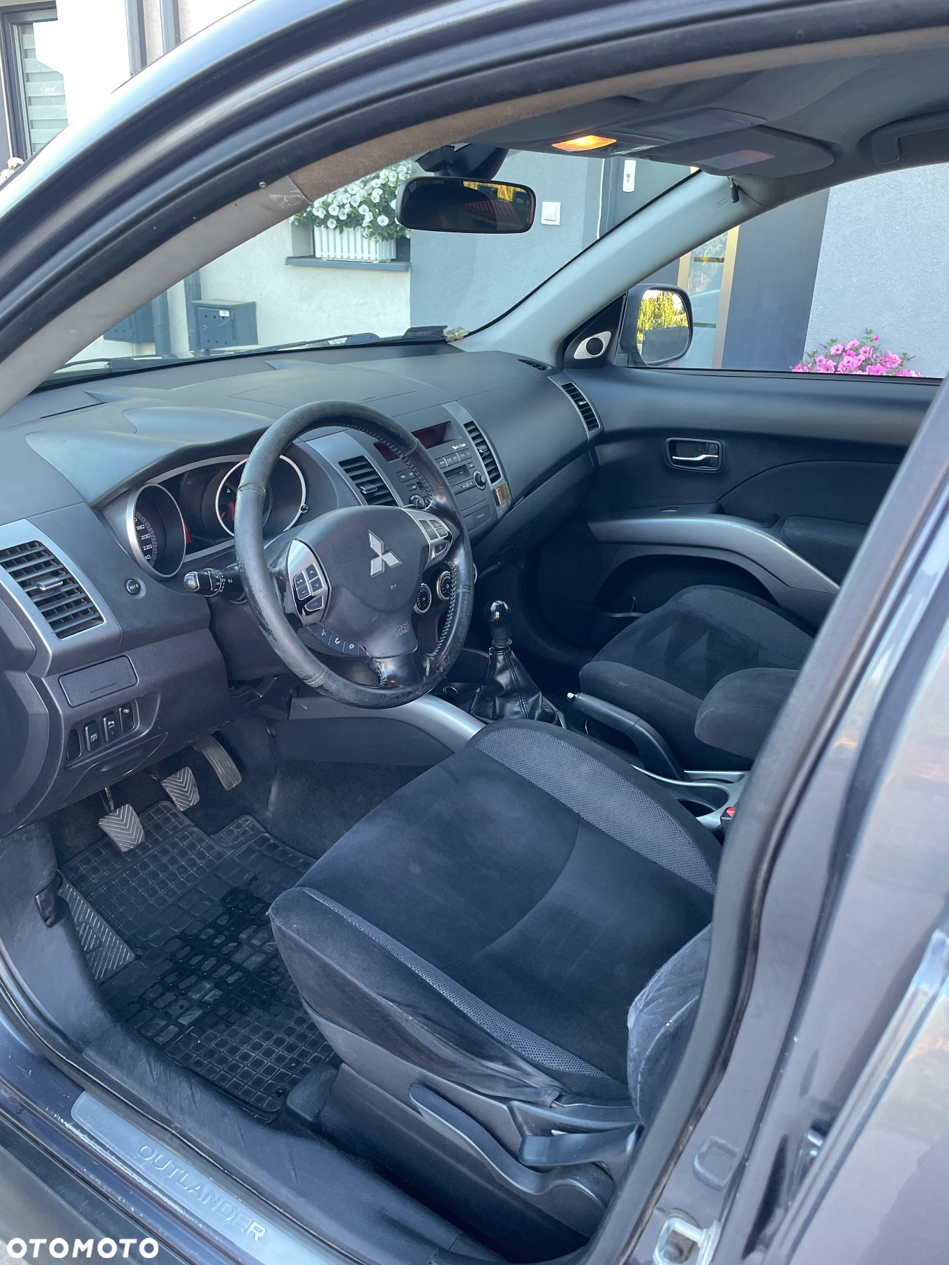 Mitsubishi Outlander - 7