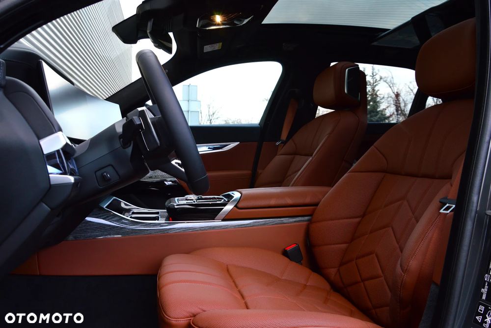 BMW Seria 7 740d xDrive mHEV Individual Edition sport - 14