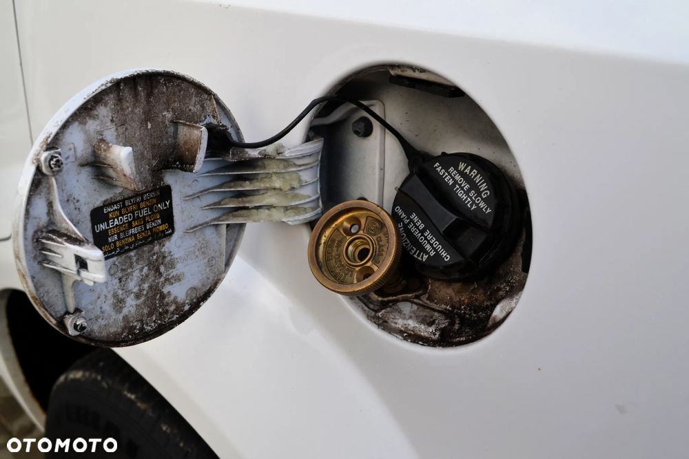 Hyundai Tucson 2.0 2WD GLS Style - 34