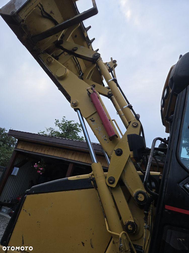 Caterpillar CAT 432D - 12