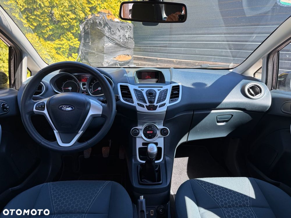 Ford Fiesta 1.25 Titanium EU5 - 11