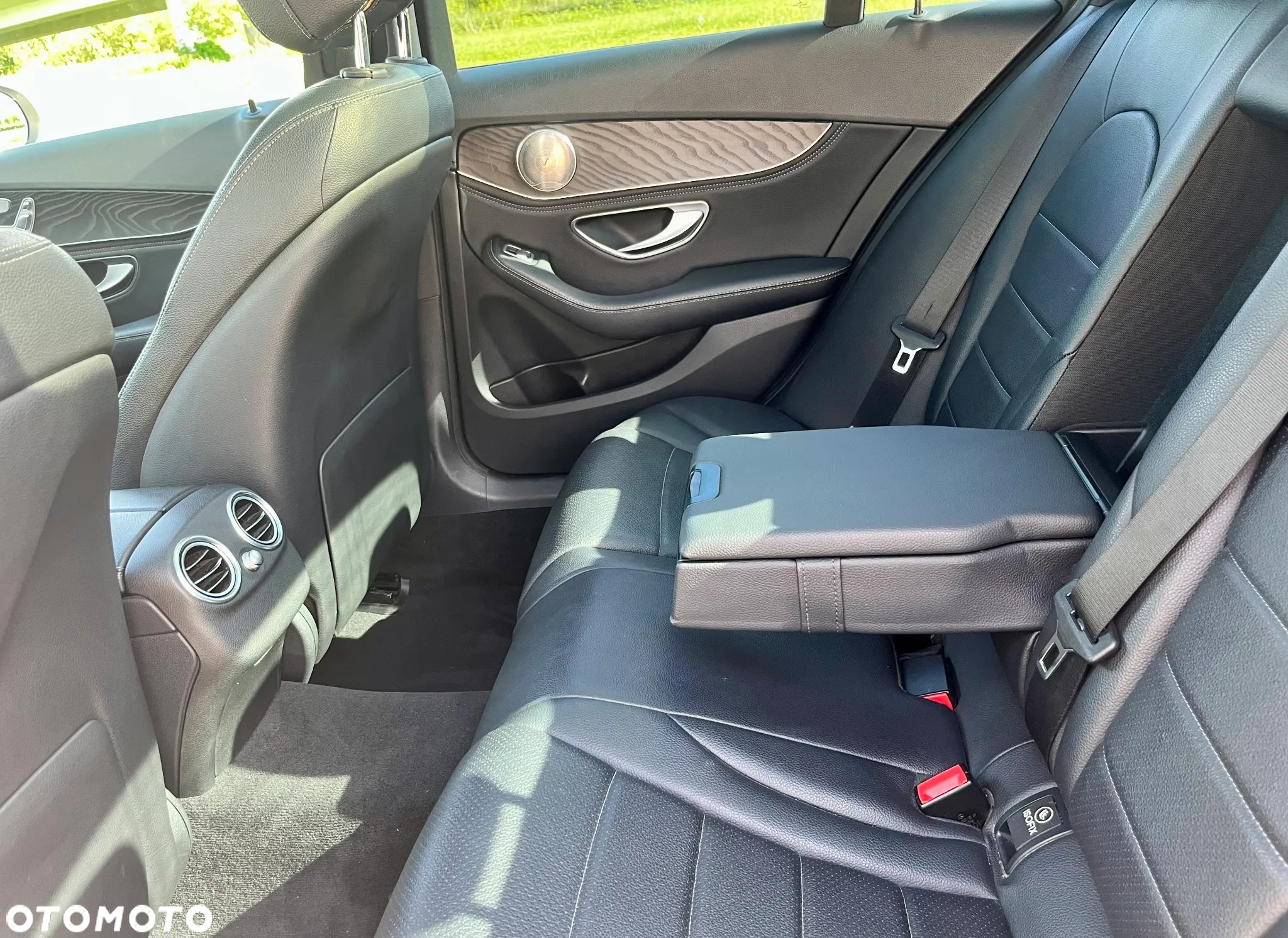 Mercedes-Benz Klasa C 300 7G-TRONIC - 26