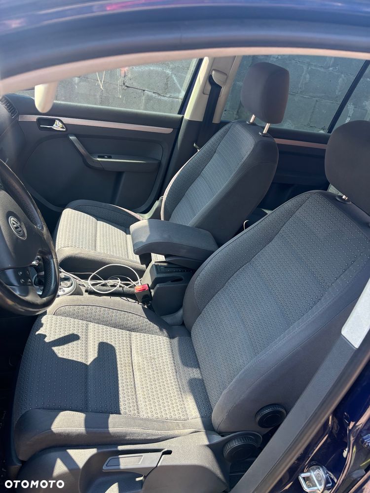 Volkswagen Touran 1.9 TDI Highline DSG - 8
