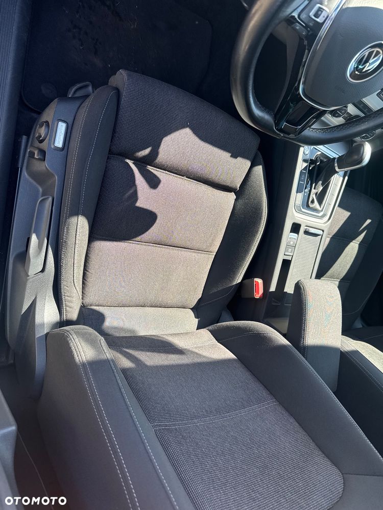 Volkswagen Passat 2.0 TDI SCR DSG Trendline - 39