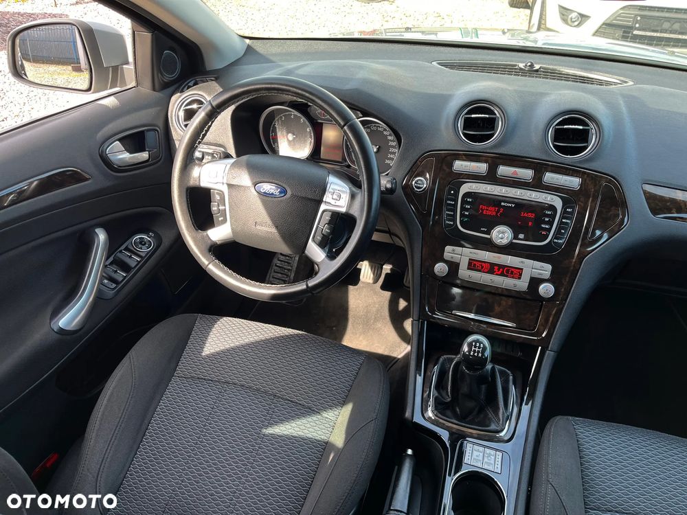 Ford Mondeo 2.0 Ghia - 20