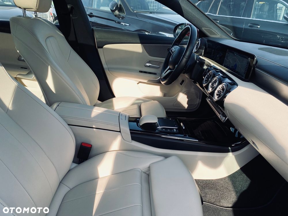 Mercedes-Benz CLA 200 d 8G-DCT Special Edition - 21