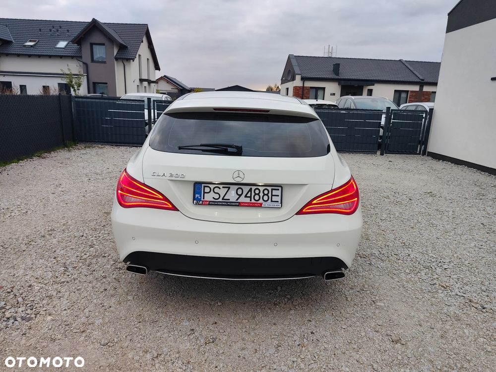 Mercedes-Benz CLA 200 7G-DCT AMG Line - 10