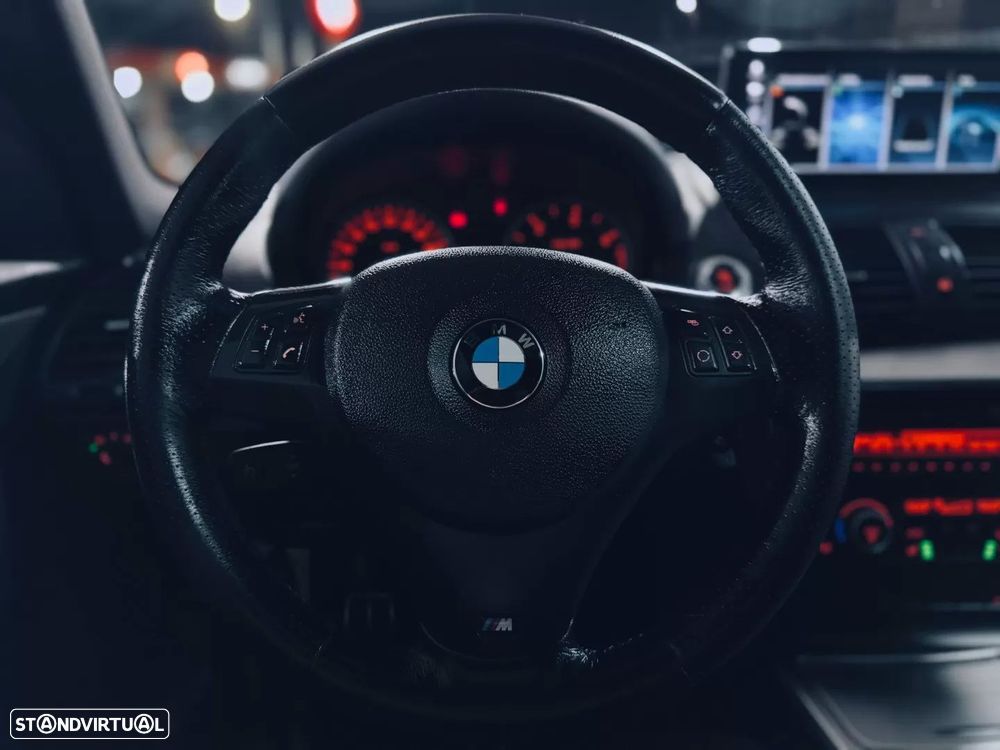 BMW 118 d Pack M - 21