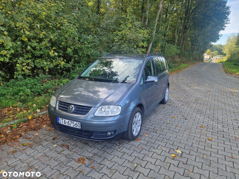 Volkswagen Touran - 4