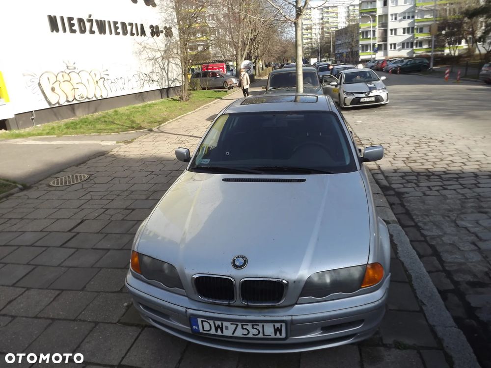 BMW Seria 3 318i - 9