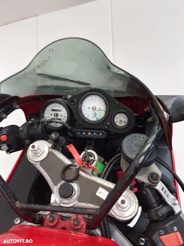 Honda CBR 900RR Fireblade - 16