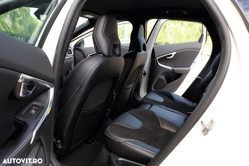 Volvo V40 D3 Aut. R-Design - 19