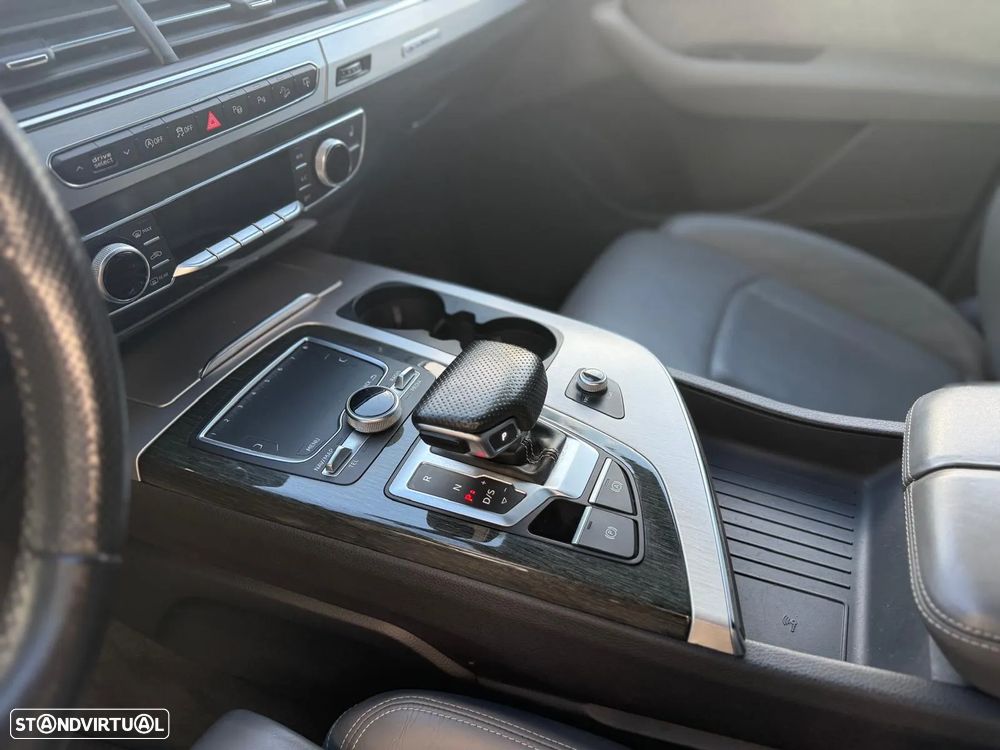 Audi Q7 3.0 TDI quattro S-line Tiptronic - 25