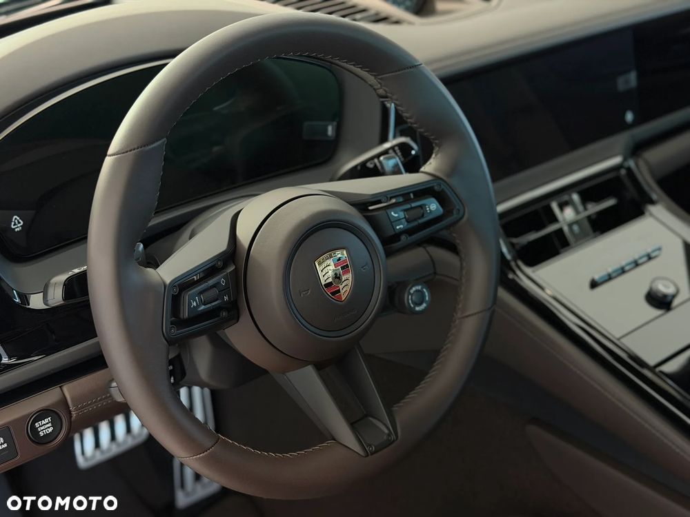 Porsche Panamera 4 E-Hybrid PHEV - 23