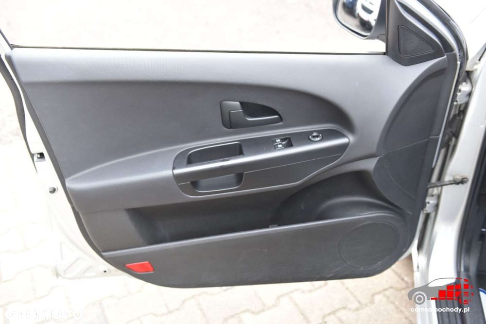 Kia Ceed - 12
