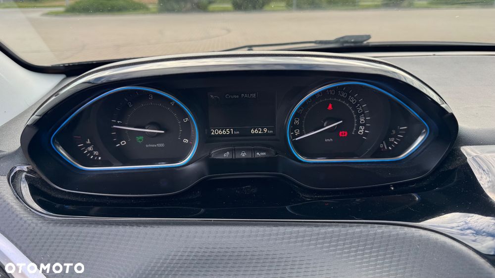 Peugeot 2008 1.6 e-HDi Style S&S - 7