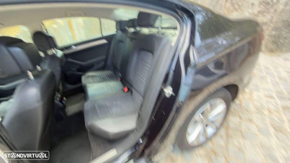 VW Passat 2.0 TDI Highline - 15