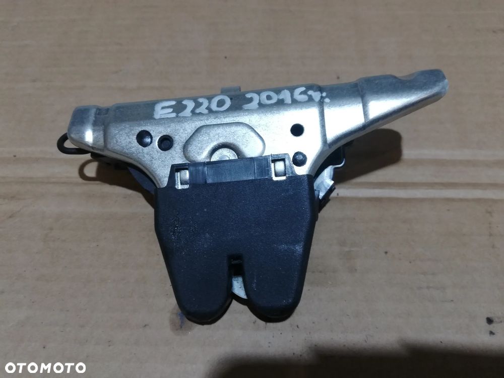 ZAMEK KLAPY TYŁ A2057500600 MERCEDES