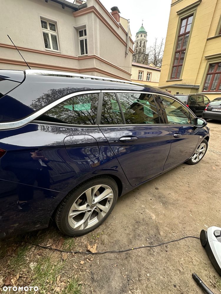 Opel Astra 1.4 T Dynamic S&S - 4