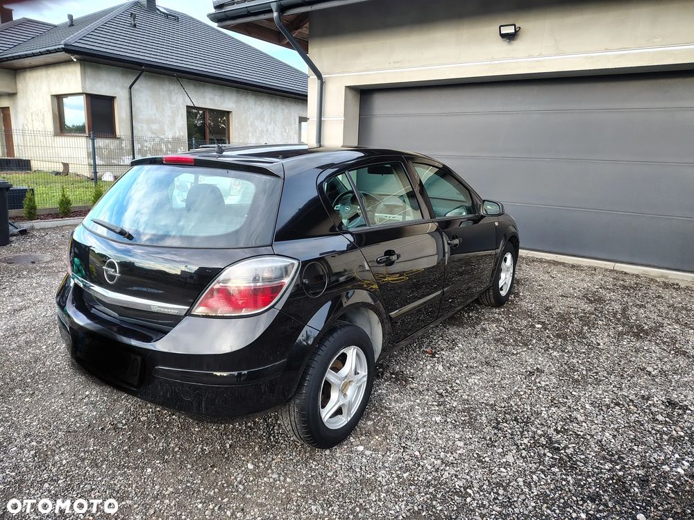 Opel Astra 1.6 Essentia - 3