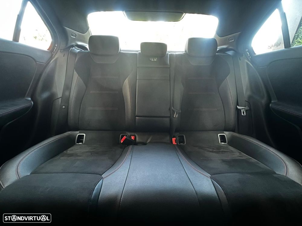 Mercedes-Benz A 250 Limousine e AMG Line - 20