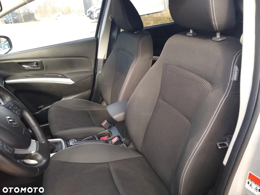 Suzuki SX4 S-Cross 1.0 T Premium 4WD - 8