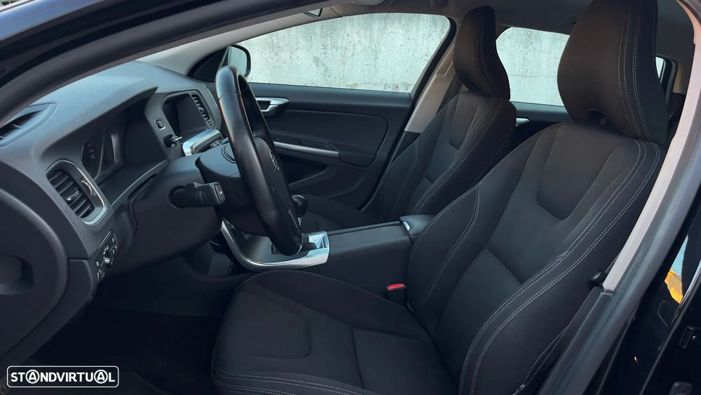 Volvo V60 DRIVe Momentum - 19