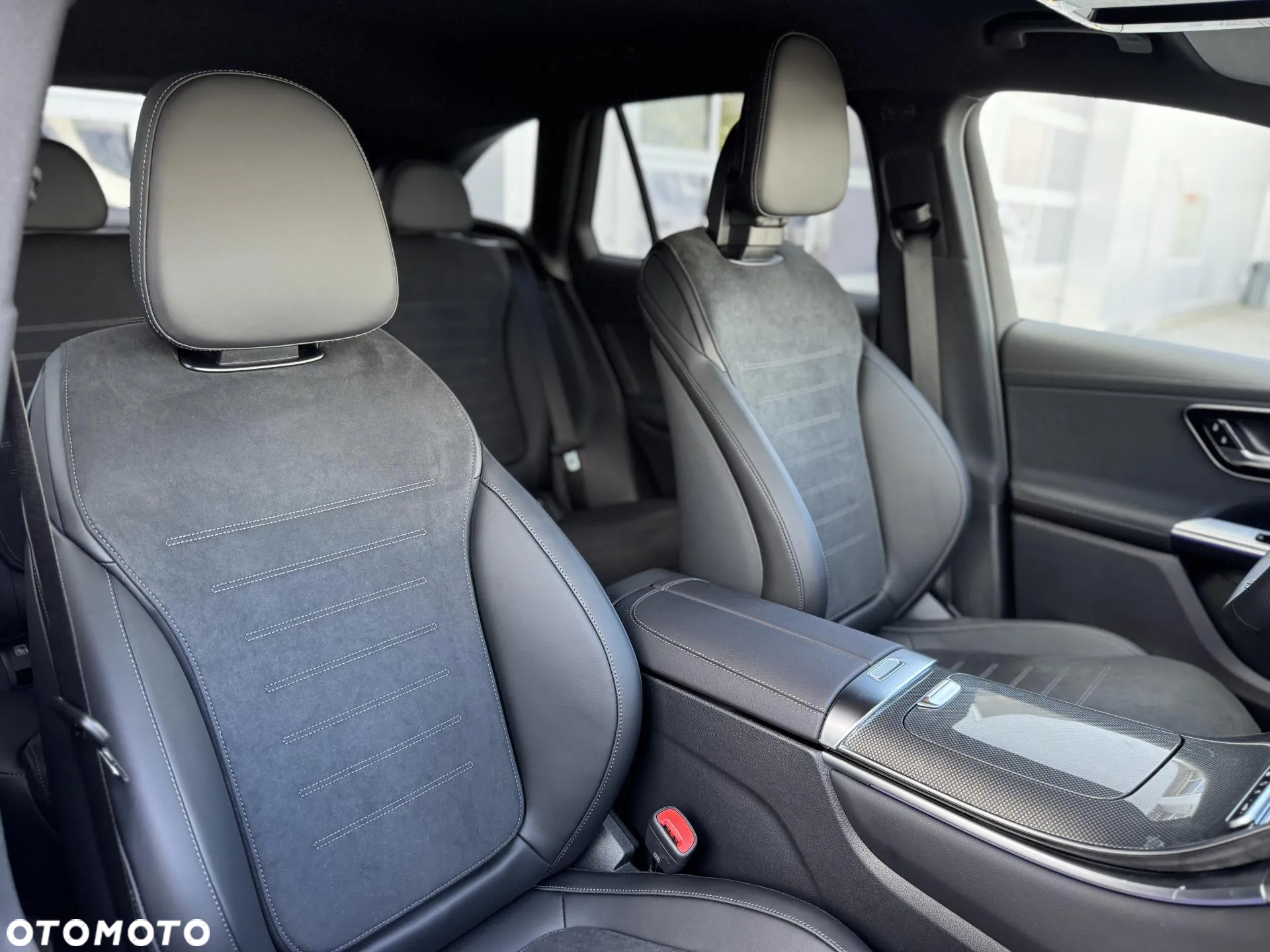 Mercedes-Benz GLC 300 e 4-Matic AMG Line - 12