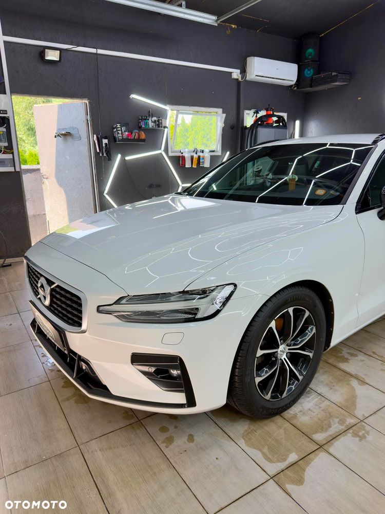Volvo V60 D4 Geartronic R-Design - 33