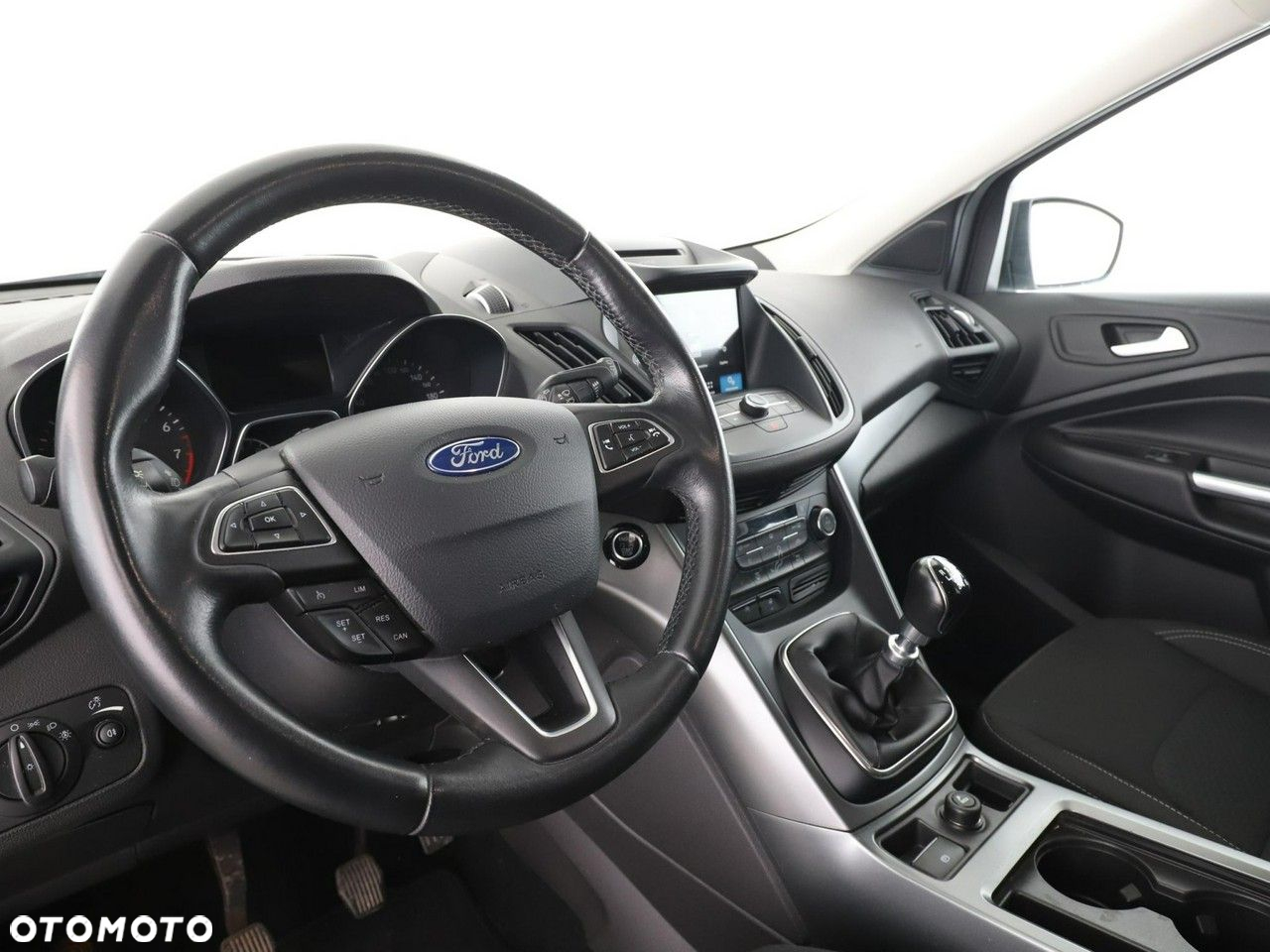 Ford Kuga 1.5 EcoBoost 2x4 Business Edition - 14