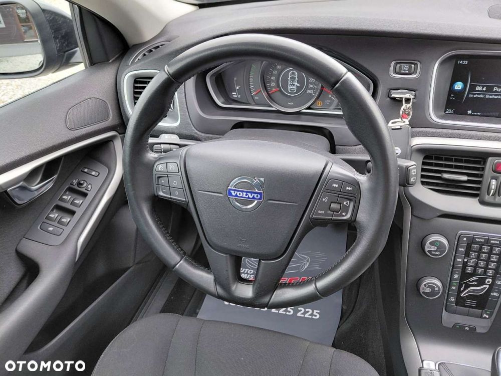 Volvo V40 - 18