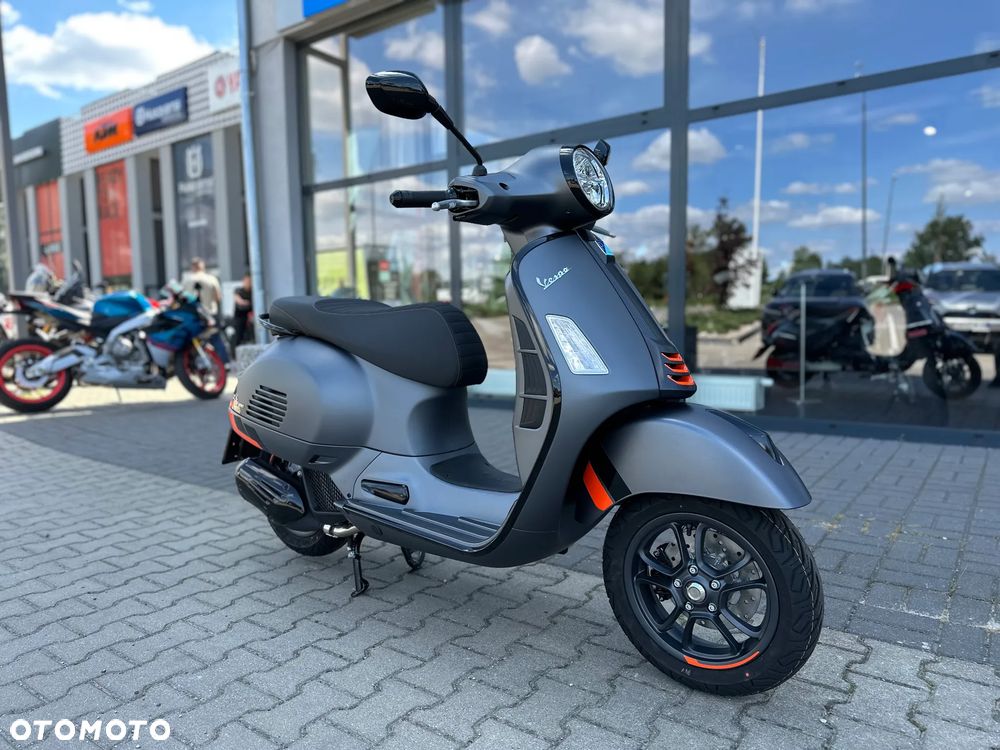 Vespa GTS - 2