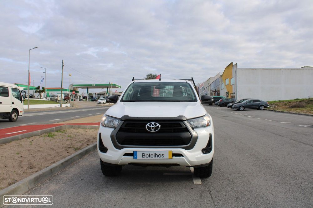 Toyota Hilux 2.4 D-4D 4WD CD CM - 2