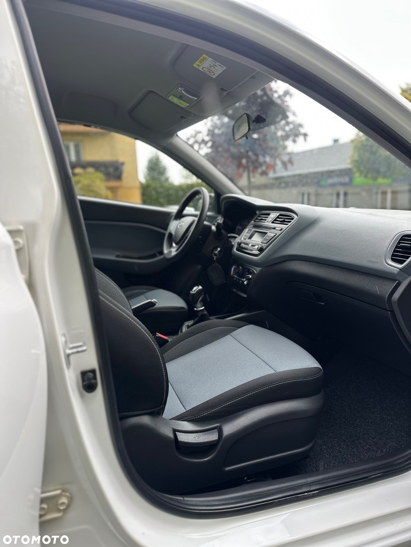 Hyundai i20 1.1 CRDi Elegant - 11