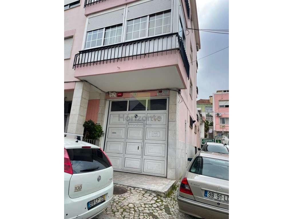 Armazém com escritório para Arrendamento - Pontinha - Grande imagem: 5/23