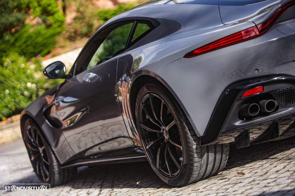 Aston Martin Vantage Coupe 4.0 Twin-Turbo V8 - 26