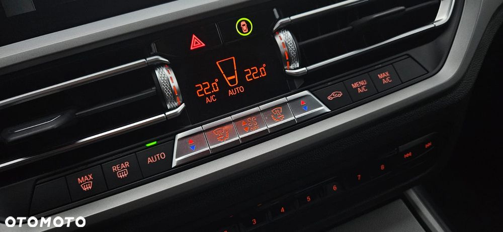 BMW Seria 3 318i Business Edition - 32