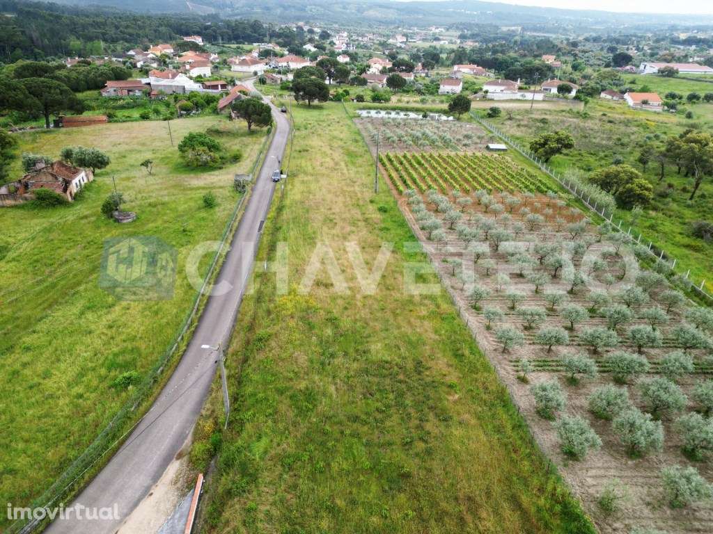 Terreno inserido parcialmente em espaços habitacionais no PDM, próx... - Grande imagem: 2/11