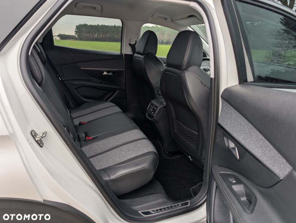 Peugeot 3008 PureTech 130 Stop & Start GPF Allure - 24