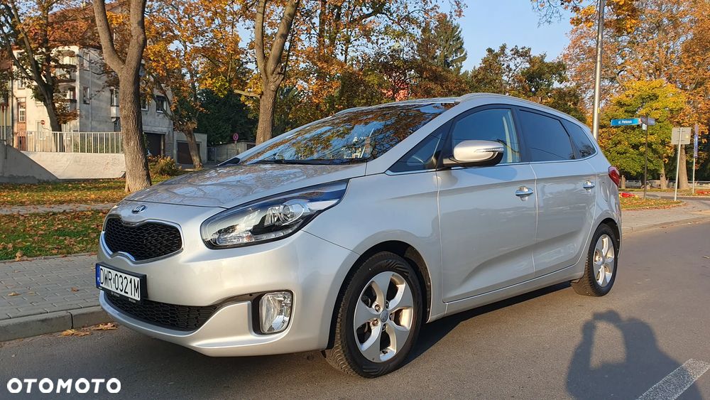Kia Carens - 1