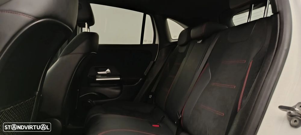 Mercedes-Benz GLA 180 d AMG Line - 30