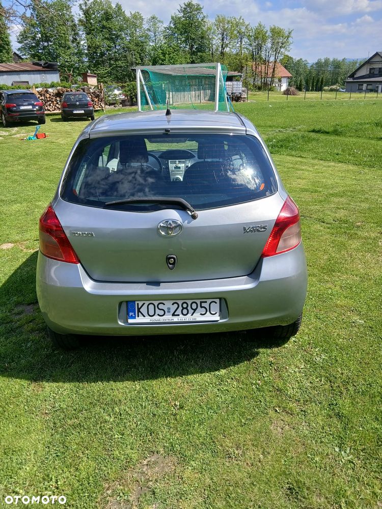 Toyota Yaris 1.3 Sol - 11