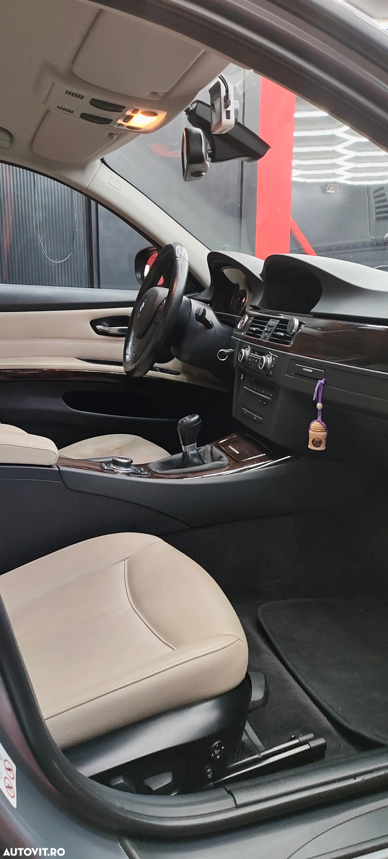 BMW Seria 3 320i - 21