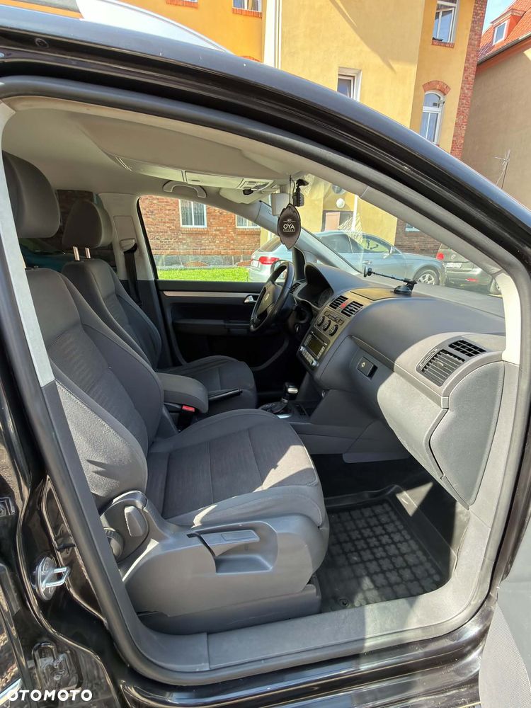 Volkswagen Touran 2.0 TDI DPF Highline DSG - 16