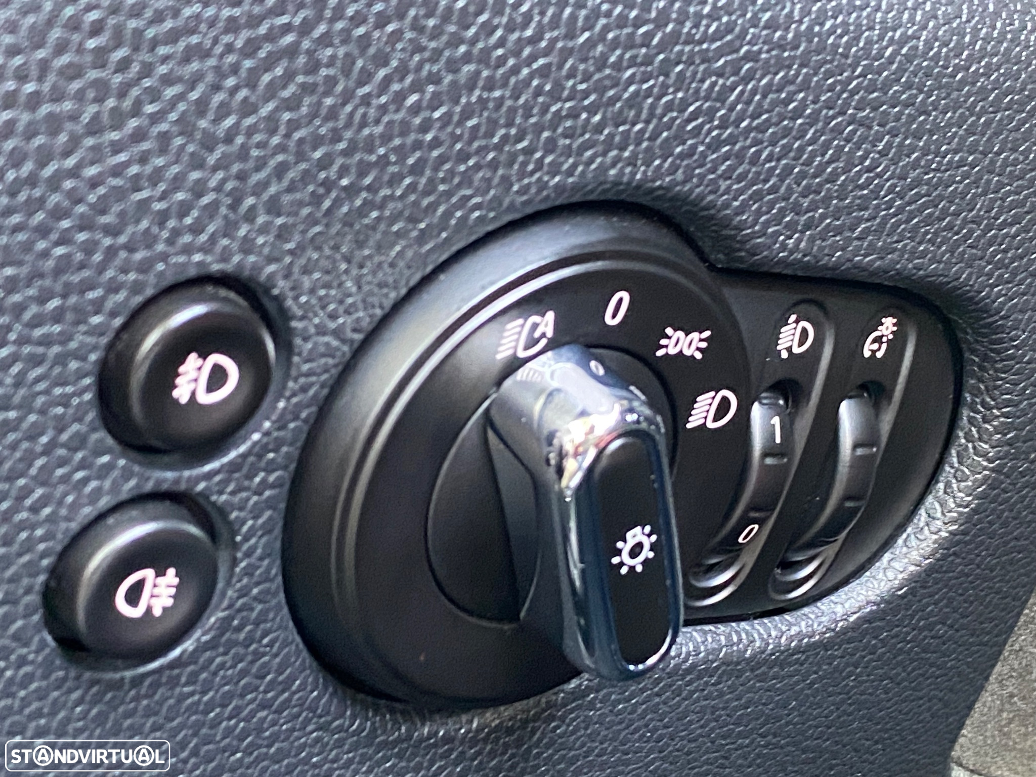 MINI 3 Portas One D - 24