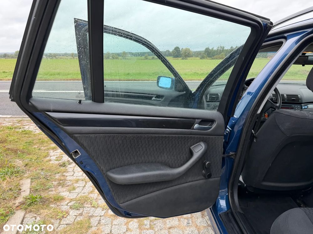 BMW Seria 3 318i - 19