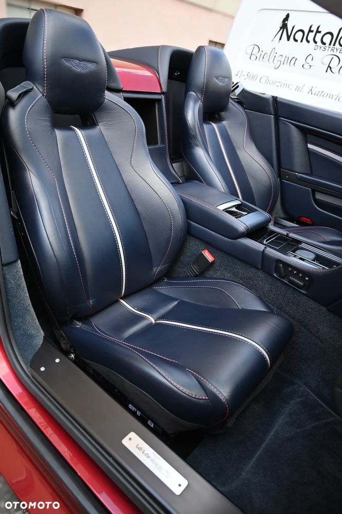 Aston Martin Vantage - 36