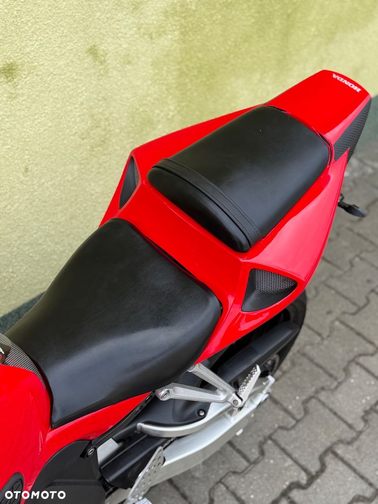 Honda CBR - 33
