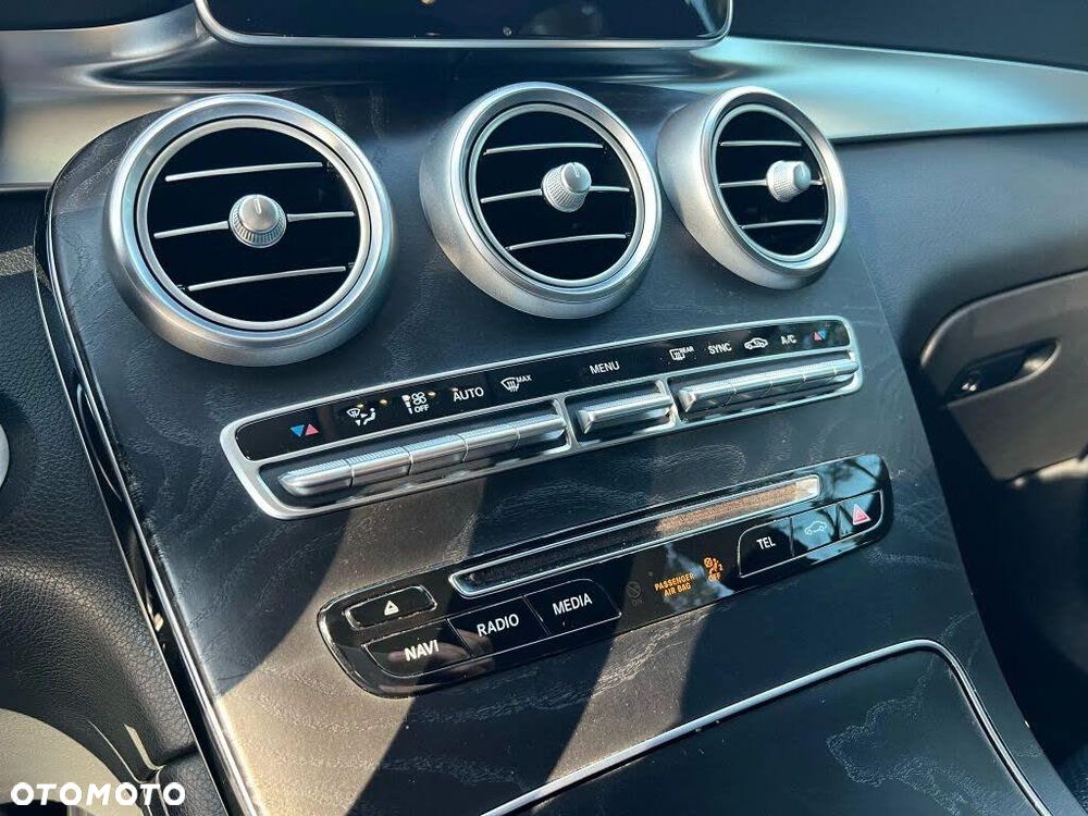 Mercedes-Benz GLC - 21